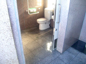 運動公園トイレ